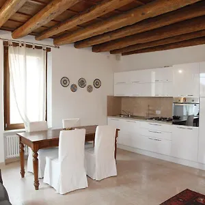  Apartment Centre 2 Bedroom Flat Italy